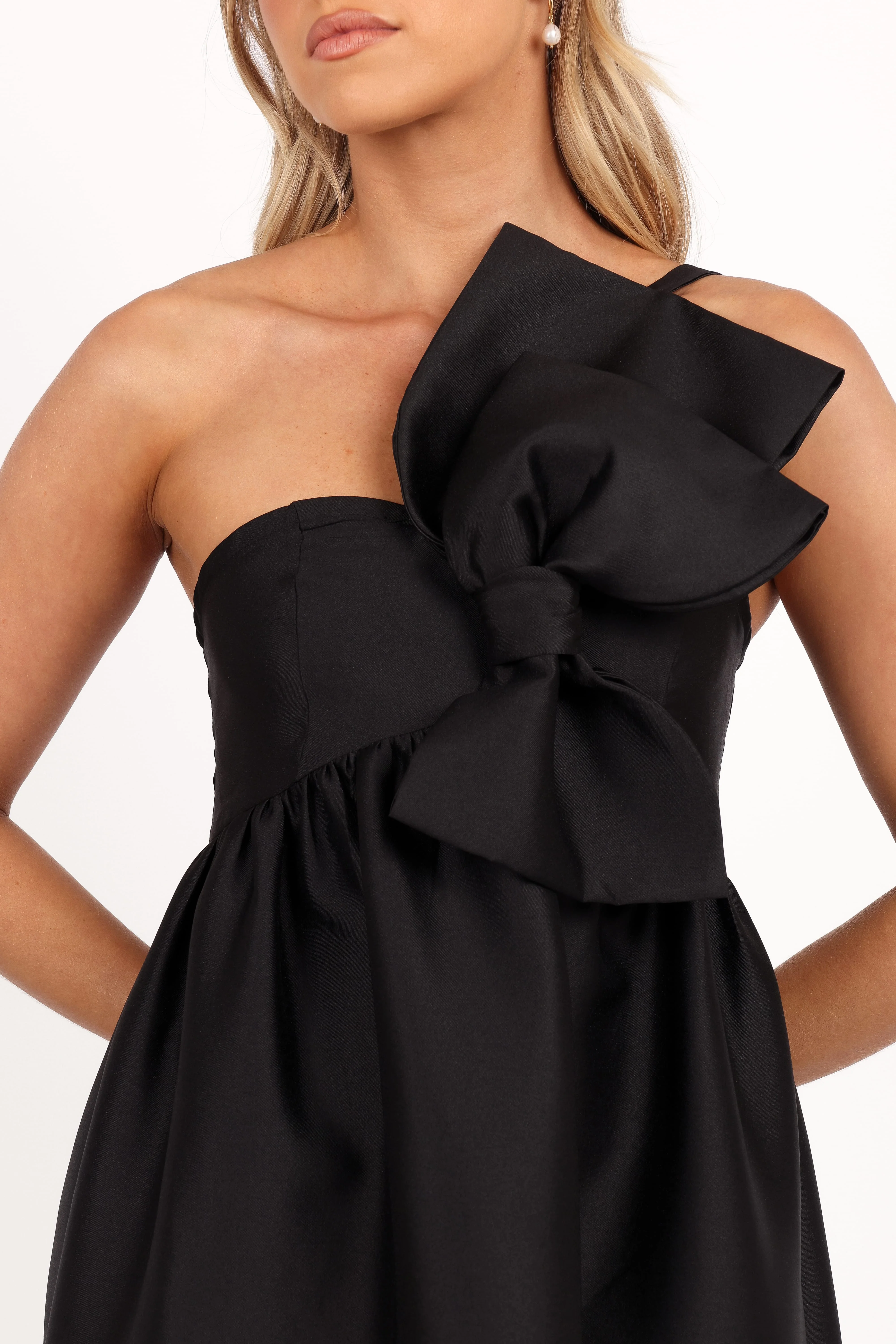 Betina Bow Front Maxi Dress - Black - Image 5