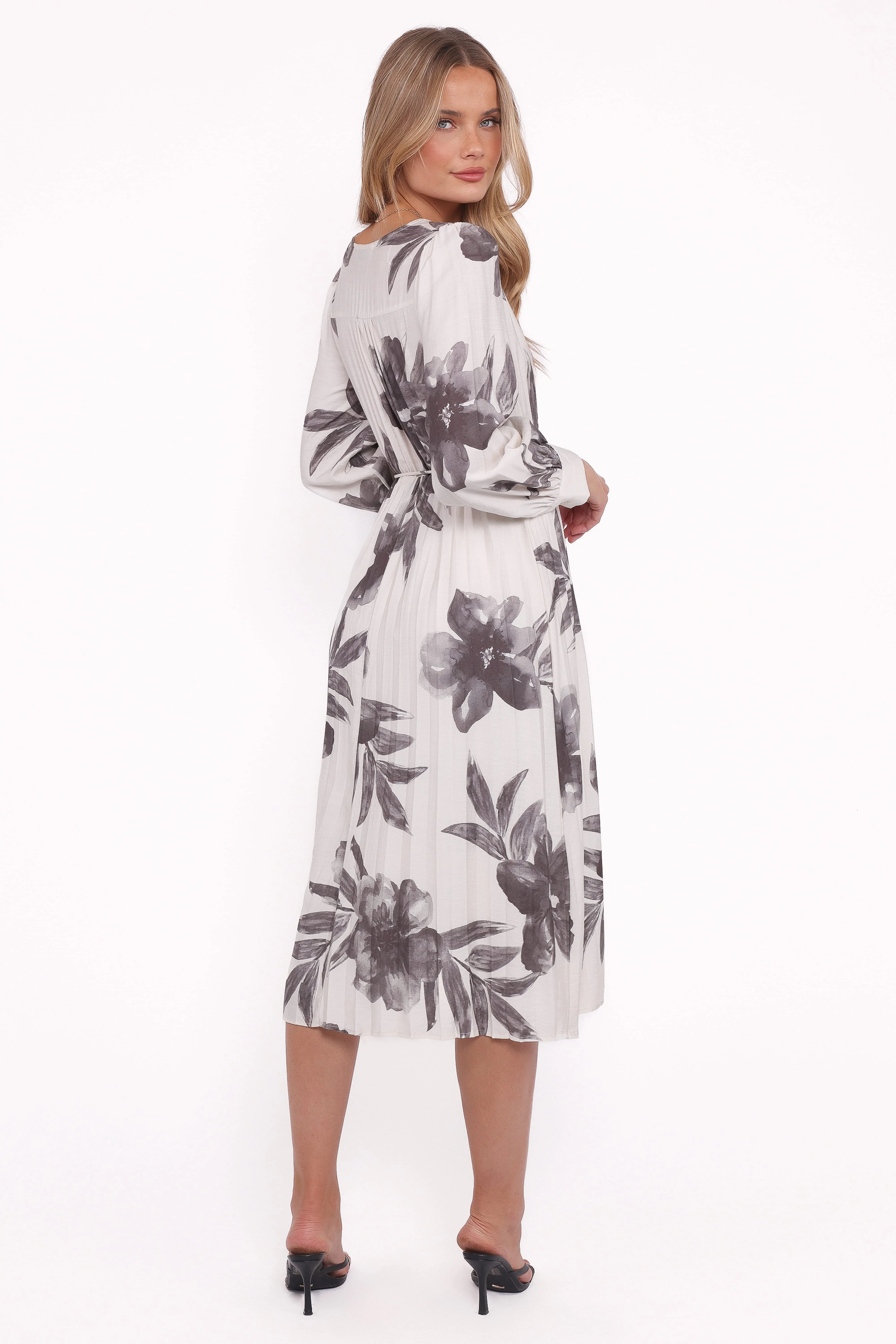 Grainne Long Sleeve Midi Dress - Black/White Floral - Image 4