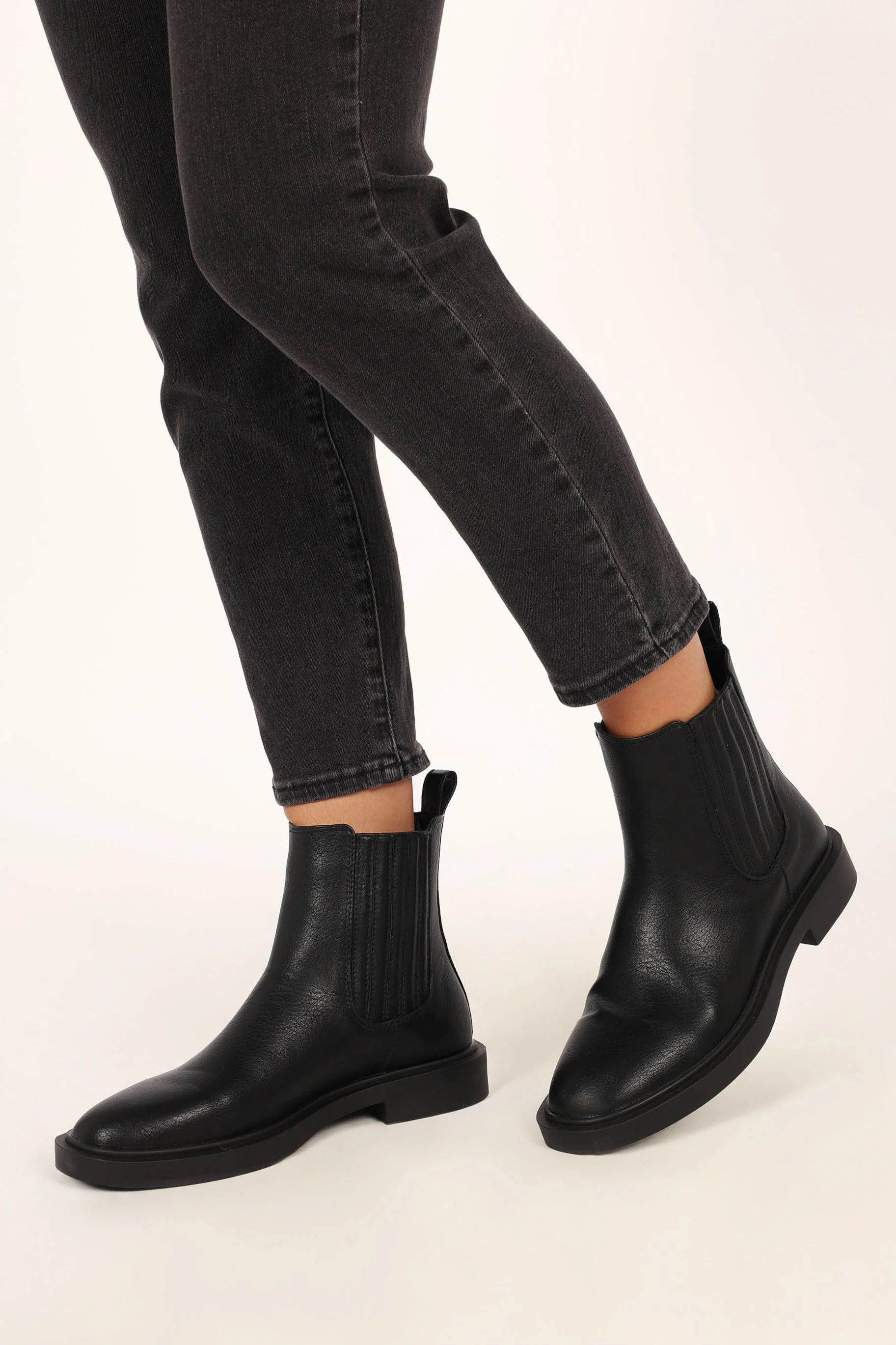 Hasting Ankle Boot - Black - Image 3