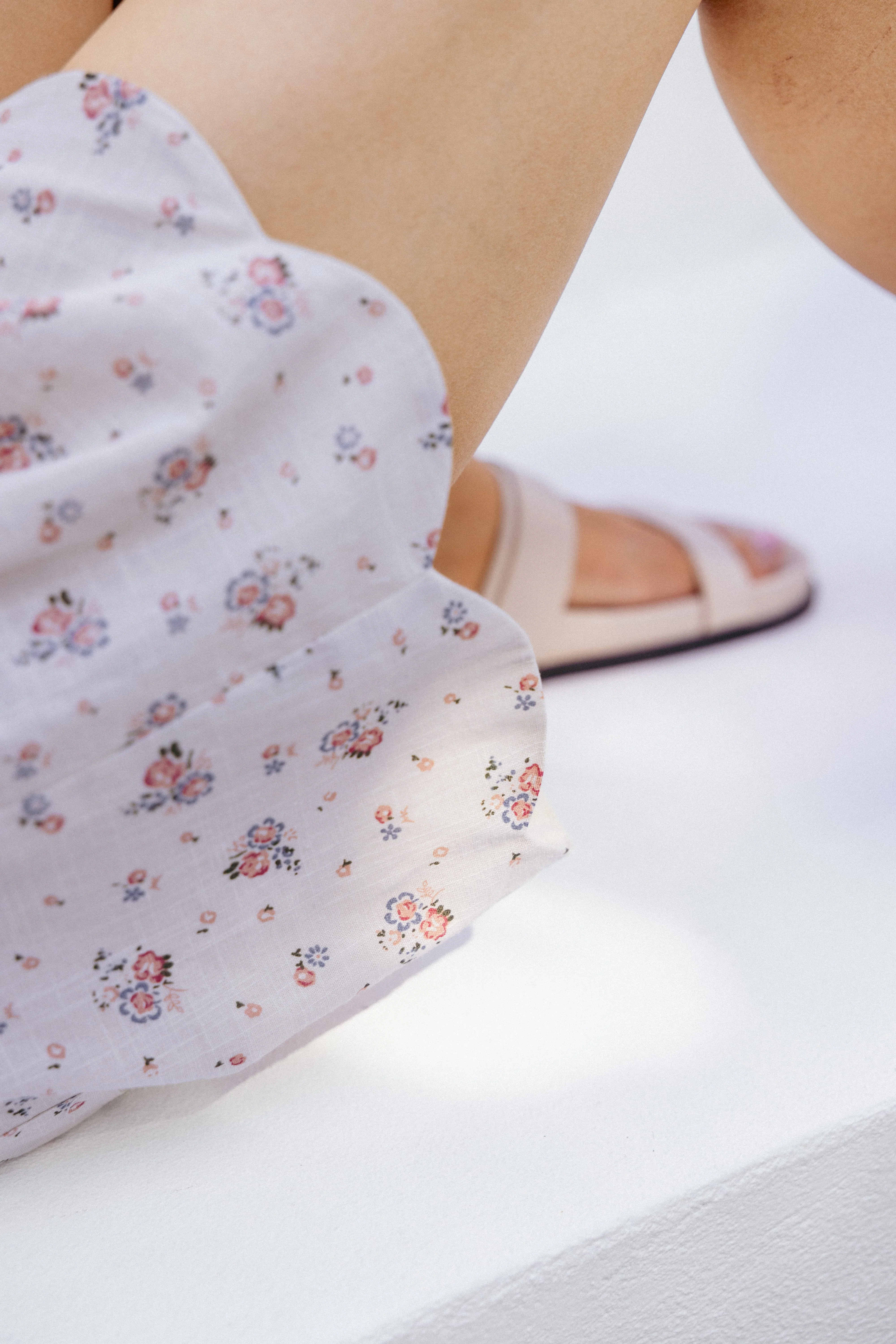 Jean Scallop Short - Beige Floral - Image 9