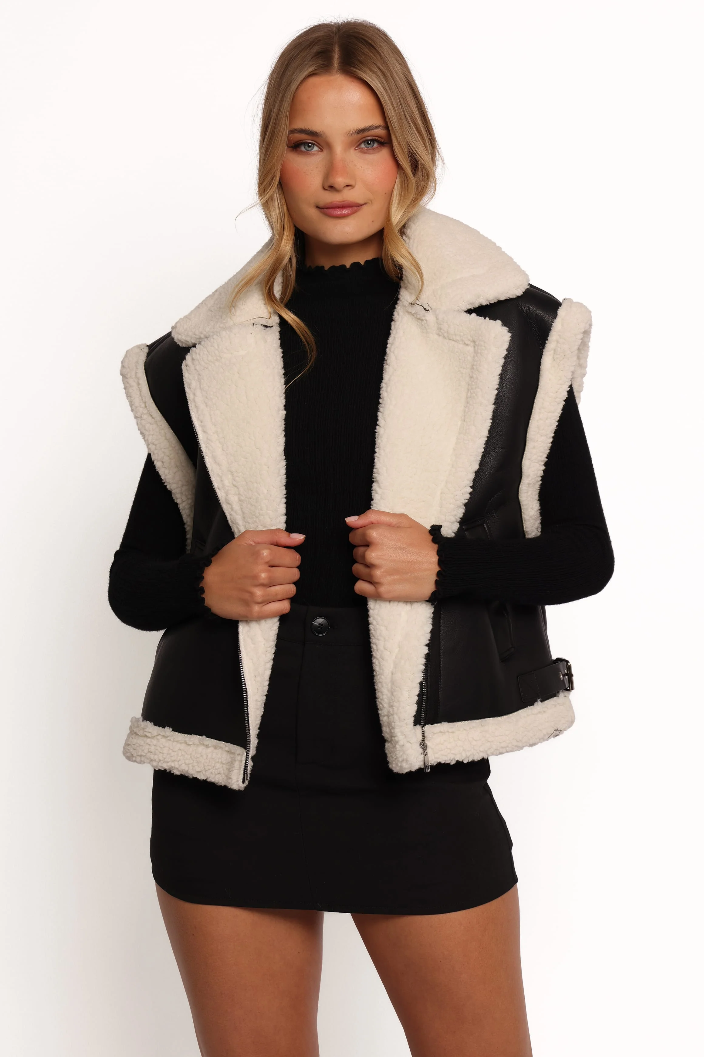 Kayden Faux Shearling Lined Vest - Black - Image 7