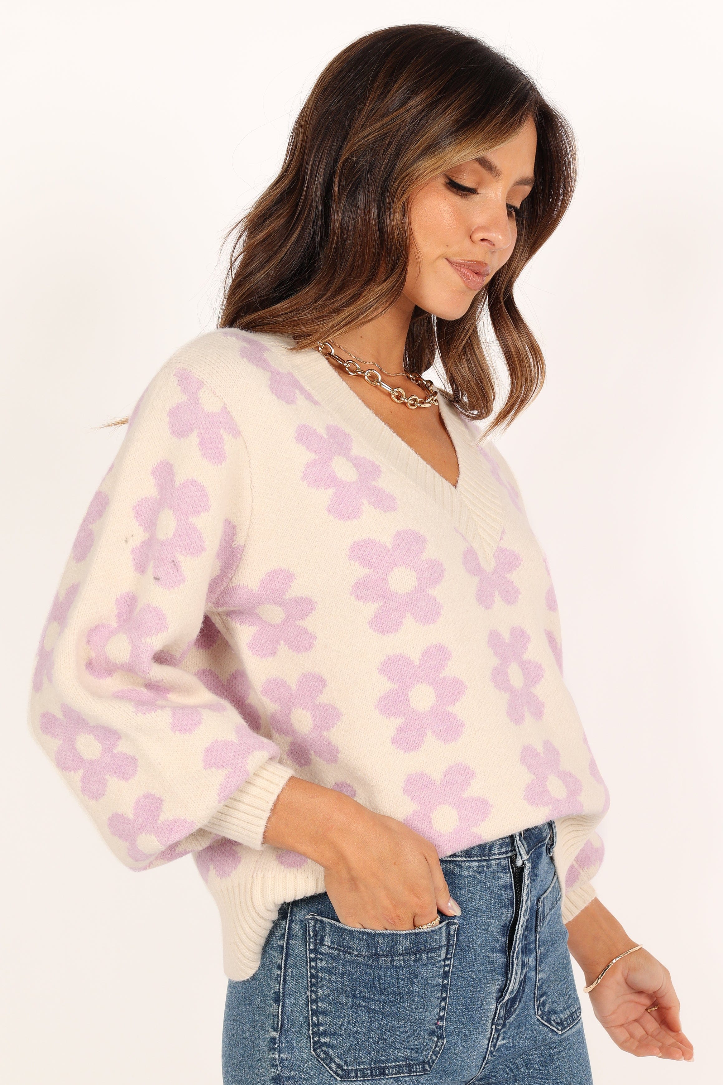 Remi Vneck Flower Knit Sweater - Lilac - Image 8