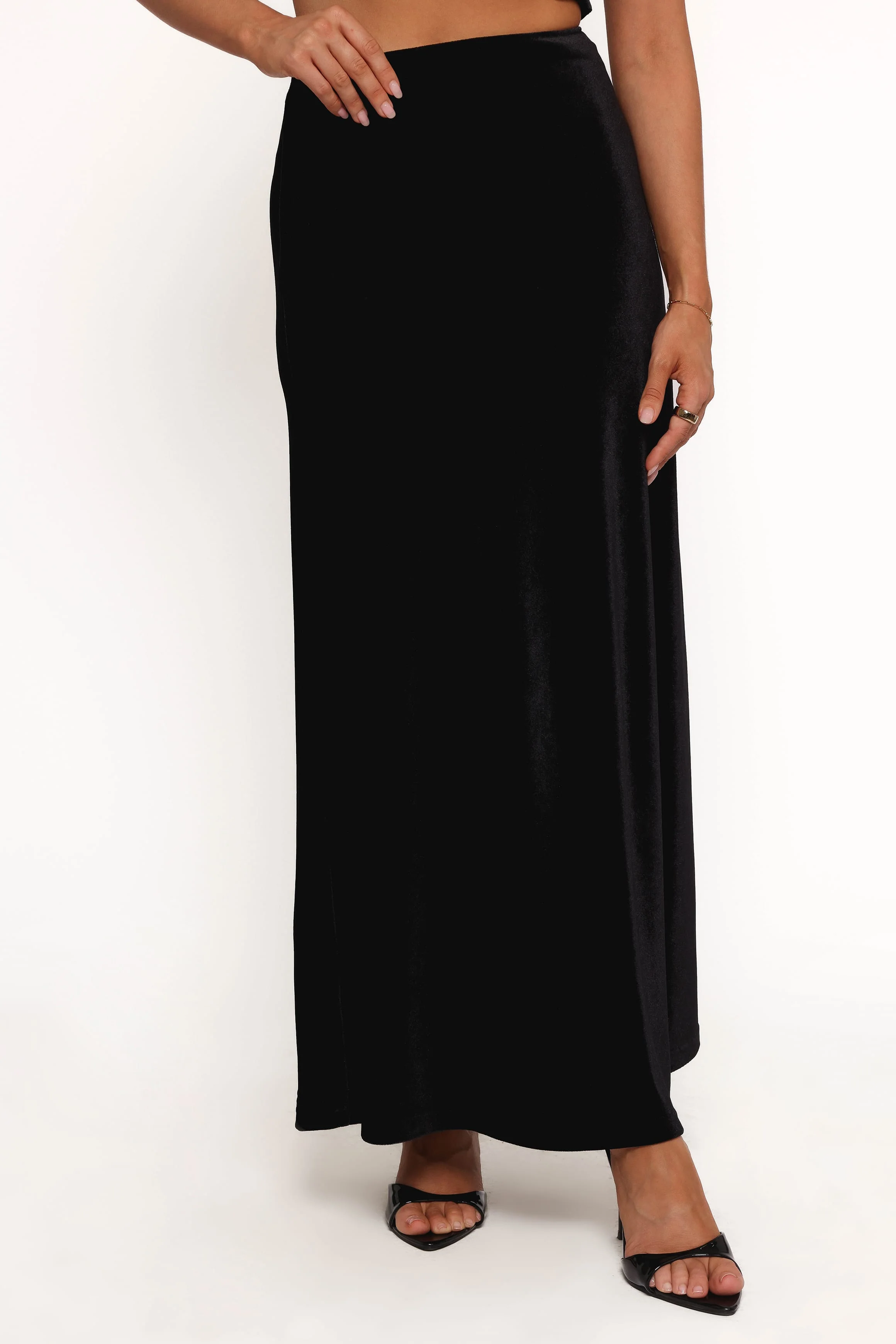 Suri Velvet Maxi Skirt - Black - Image 4